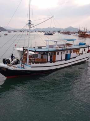 Labuan Bajo Boat Charter